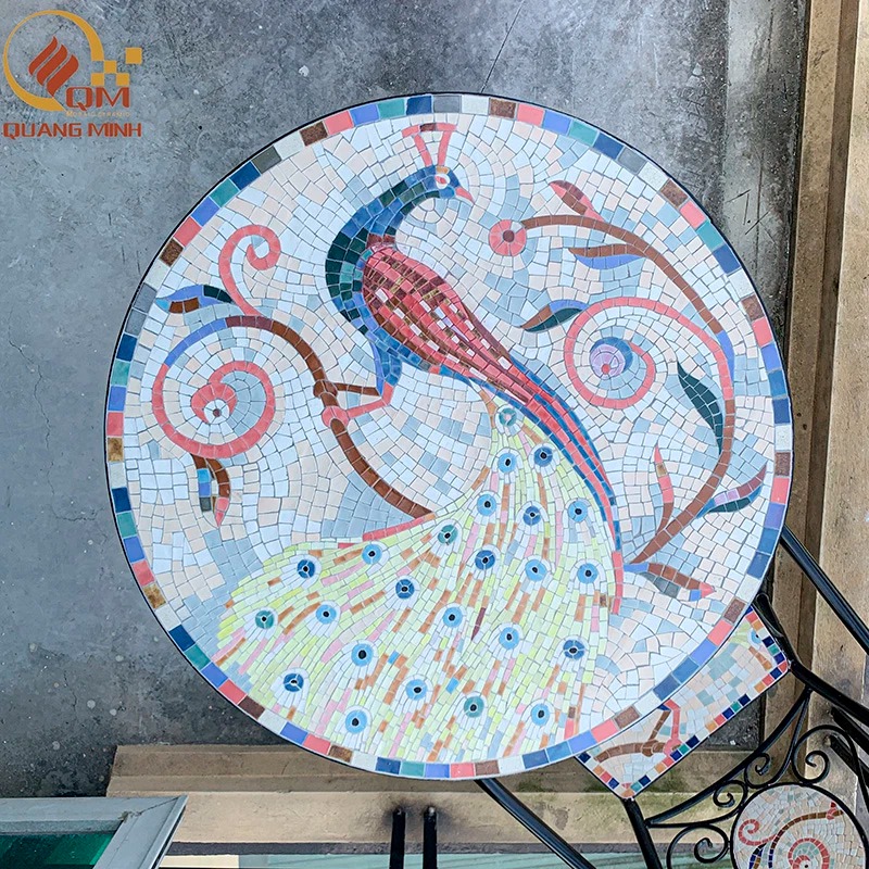 Bàn ghế Sân vườn bằng Gốm Mosaic – Họa tiết Con Công QM-BT32