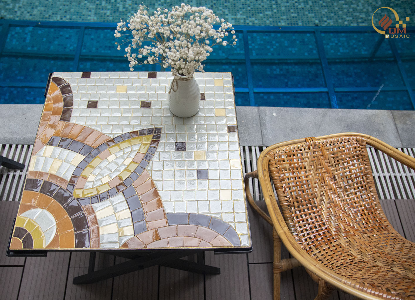 Bàn vuông trà, cafe bằng Gốm Mosaic – Họa tiết Hoa Nâu QM-BT02