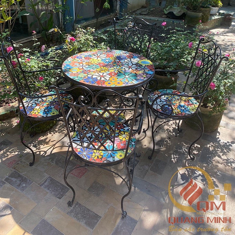 Bàn ghế Sân vườn bằng gốm Mosaic – Họa tiết Ngàn Hoa QM-BT35