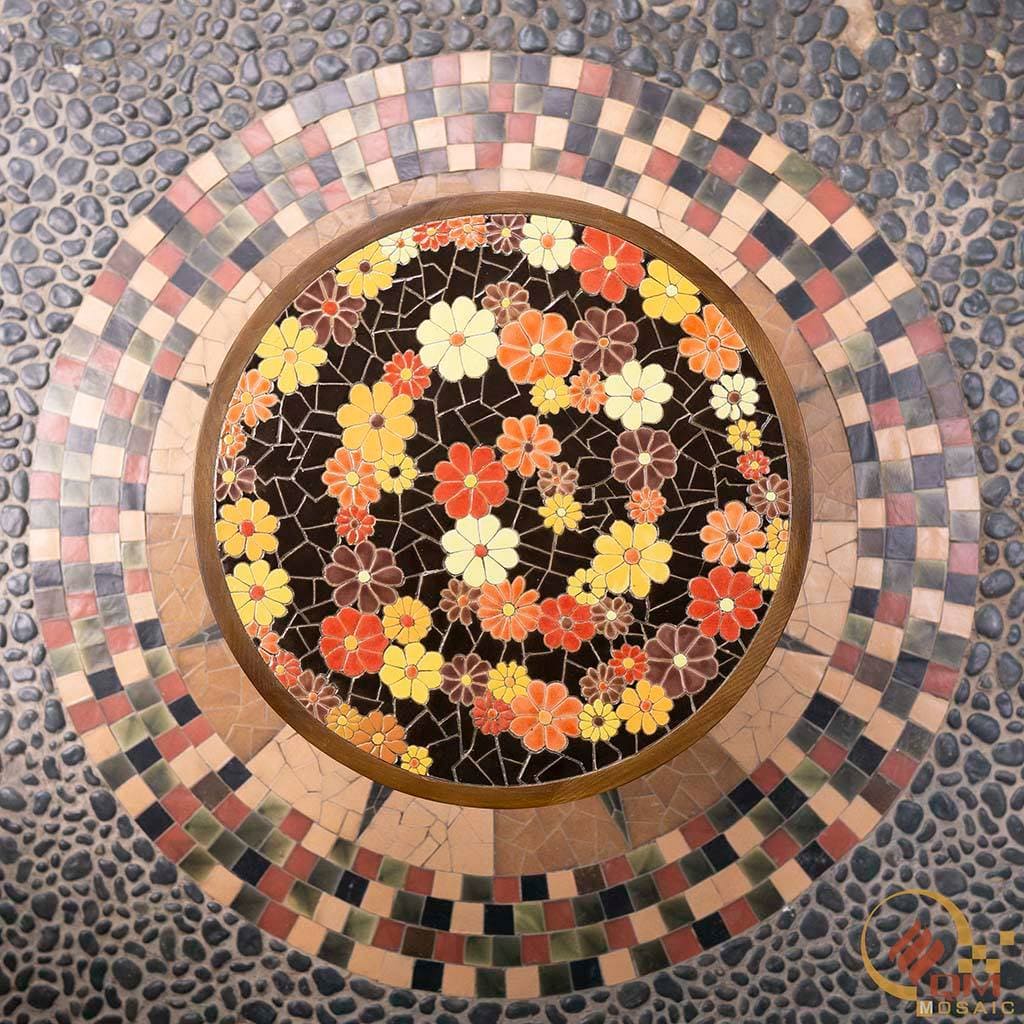 Bàn Tròn Mosaic Gốm – Họa tiết Cúc Ngũ Sắc QM-BT16