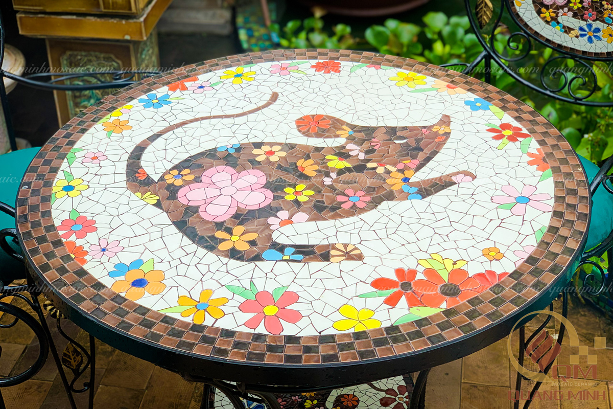 Bộ bàn ghế sân vườn khung sắt Mosaic gốm Chuột Tài Lộc QM-BD03