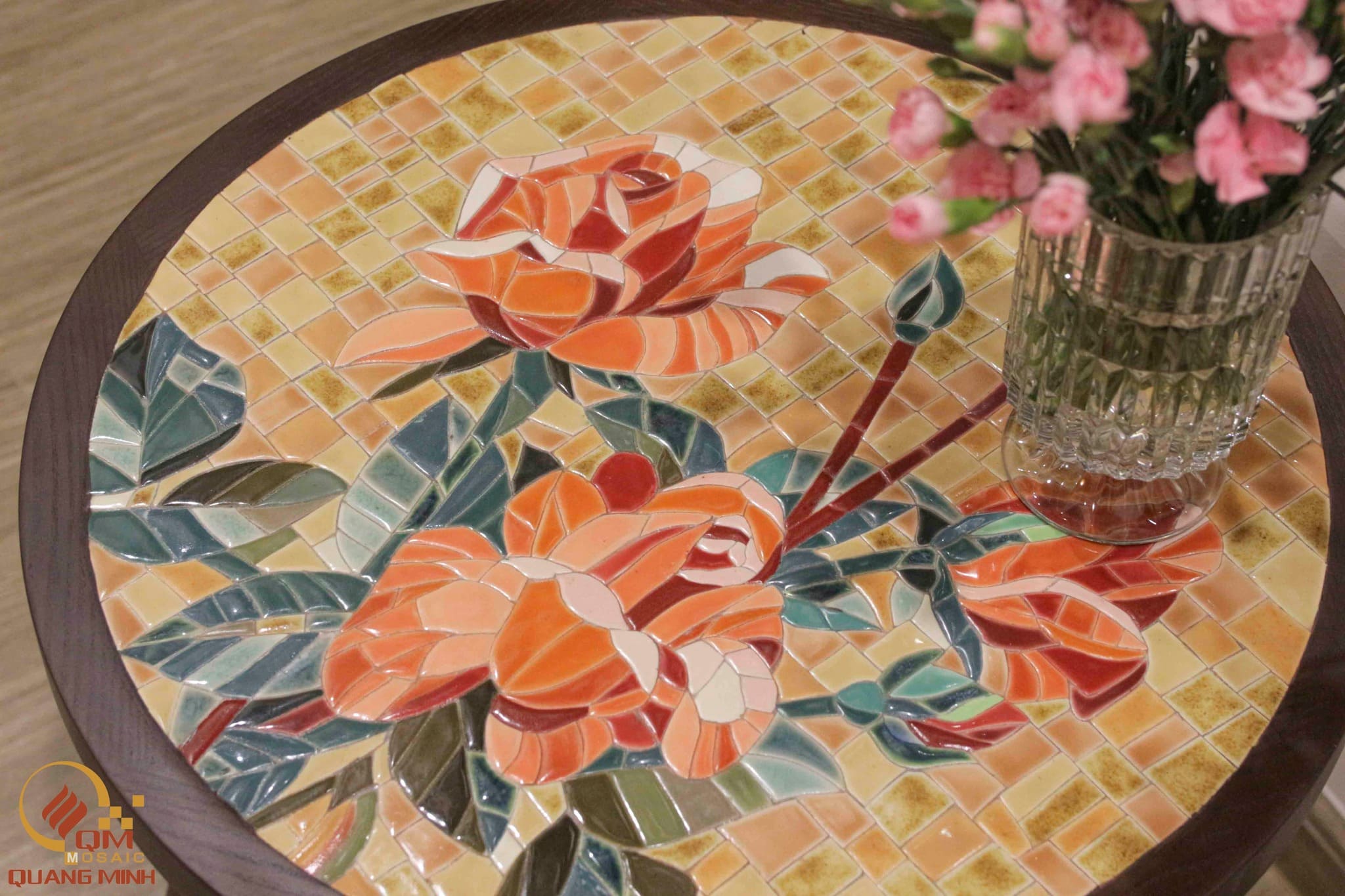 Bàn tròn khung gỗ mosaic gốm Hoa Hồng QM-BT10