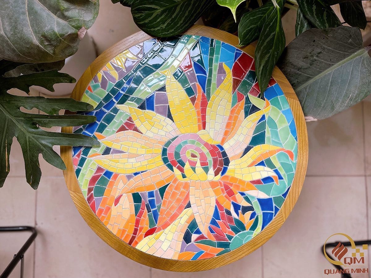 Bàn tròn khung gỗ mosaic gốm Hoa Mặt Trời QM-BT11