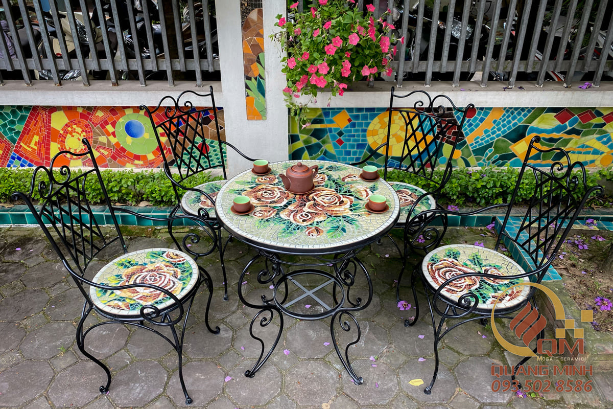 Bộ bàn ghế sân vườn khung sắt Mosaic gốm Hồng Văn Khôi QM-BD11