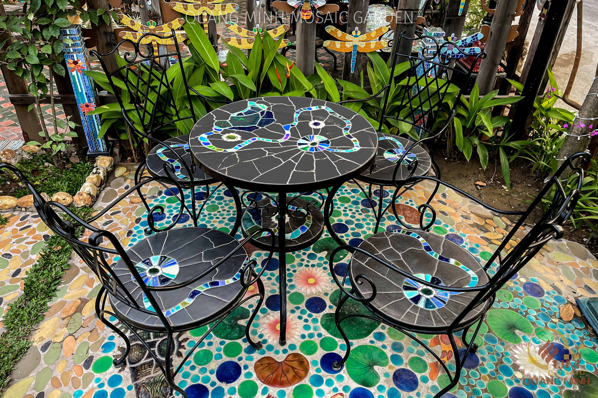 Bộ bàn ghế sân vườn khung sắt Mosaic gốm Lưu Thủy QM-BD15