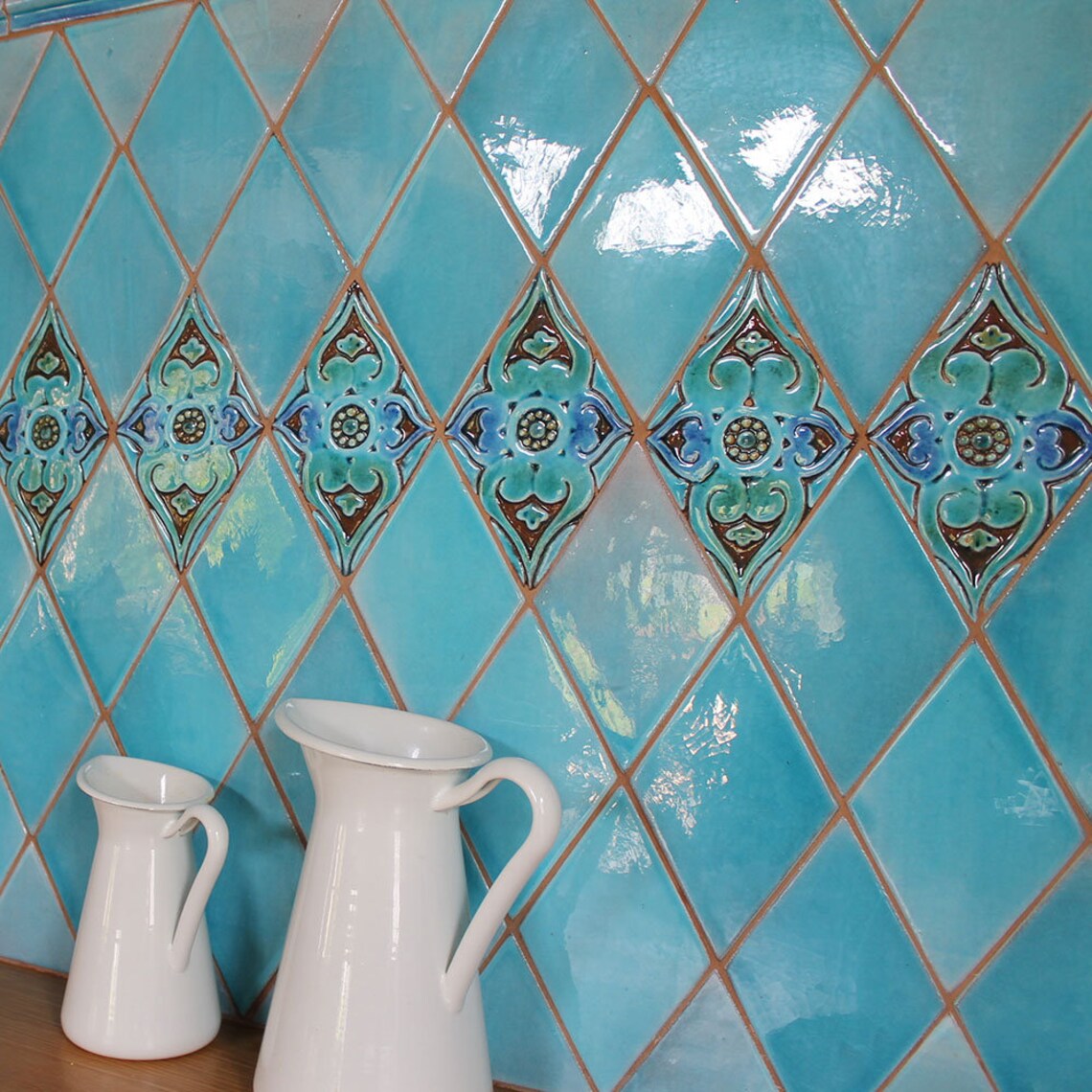 Gạch hình thoi mosaic gốm phù hợp không gian bếp nội thất